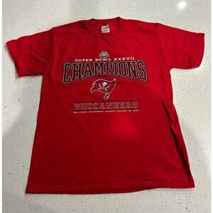 VINTAGE Tampa Bay Buccaneers Shirt Adult Medium Red Super Bowl XXXVII Champions
